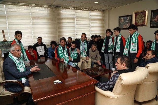 Futbolcular, Başkan Barakazi’yle Bir Araya Geldi