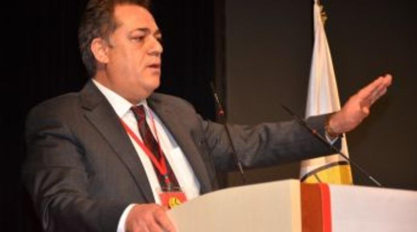 Başkan &Uuml;nal Yeni Teknik Direkt&ouml;r İ&ccedil;in Yarını İşaret Etti