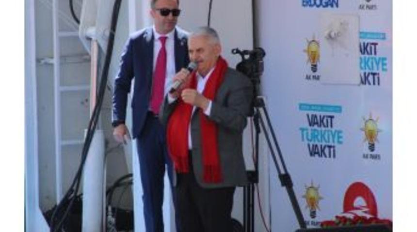 Başbakan Yıldırım: "cumhurbaşkanımızla Ter&ouml;re, Darbelere Karşı G&ouml;ğs&uuml;m&uuml;z&uuml; Siper Ettiysek, Bunu Dadaşlardan Aldığımız G&uuml;&ccedil;le Yaptık"