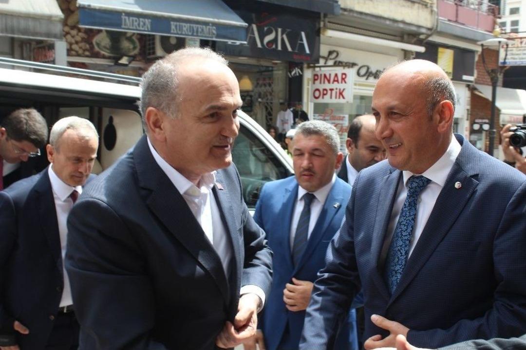 Bakan &Ouml;zl&uuml;&rsquo;den İnce&rsquo;ye Yerli Otomobil Yanıtı