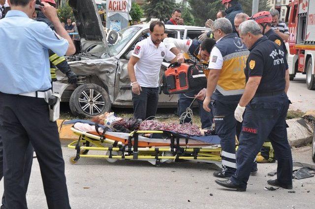 Tokat’ta Kavşakta Ciple Otomobil Çarpıştı: 1 Ölü, 5 Yaralı