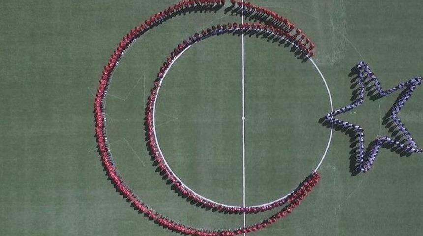 &Ouml;ğrencilerden &rsquo;ay Ve Yıldız&rsquo; Koreografisi