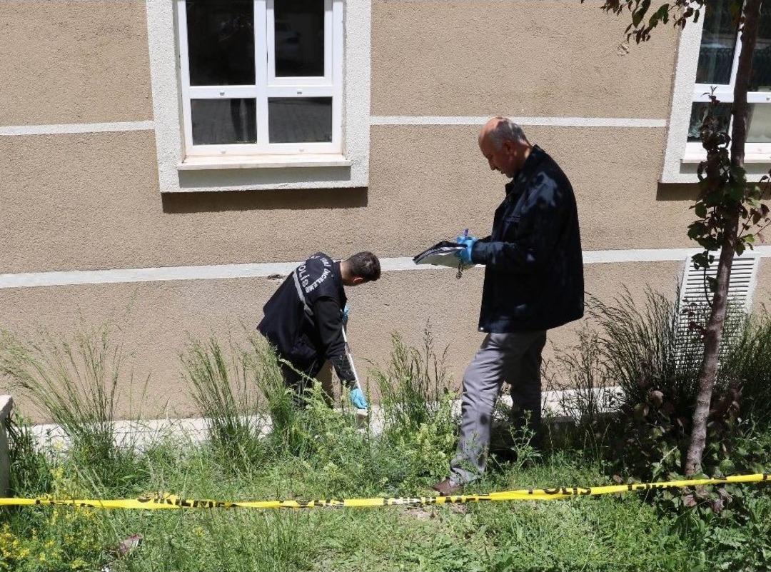 Epilepsi N&ouml;beti Ge&ccedil;iren &Ccedil;ocuk 8&rsquo;inci Kattan D&uuml;şerek &Ouml;ld&uuml;