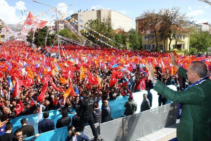 Cumhurbaşkanı Recep Tayyip Erdoğan 24 Haziran Öncesi İlk Mitingini Erzurum’da Yaptı G3