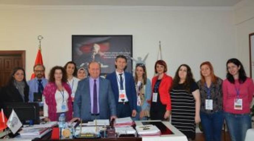 Başkan &Ouml;zakcan&rsquo;a &rsquo;farklıların G&ouml;kkuşağı&rsquo; Proje Ekibinden Ziyaret