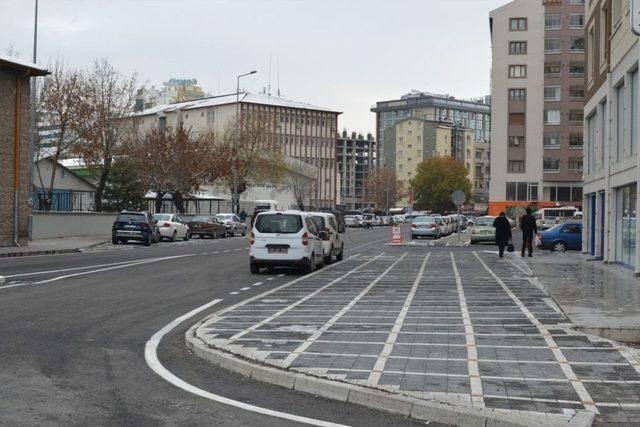 Küçük Mustafa Mahallesi’nde Otopark Ve Yaya Yolu Çalışması Tamamlandı