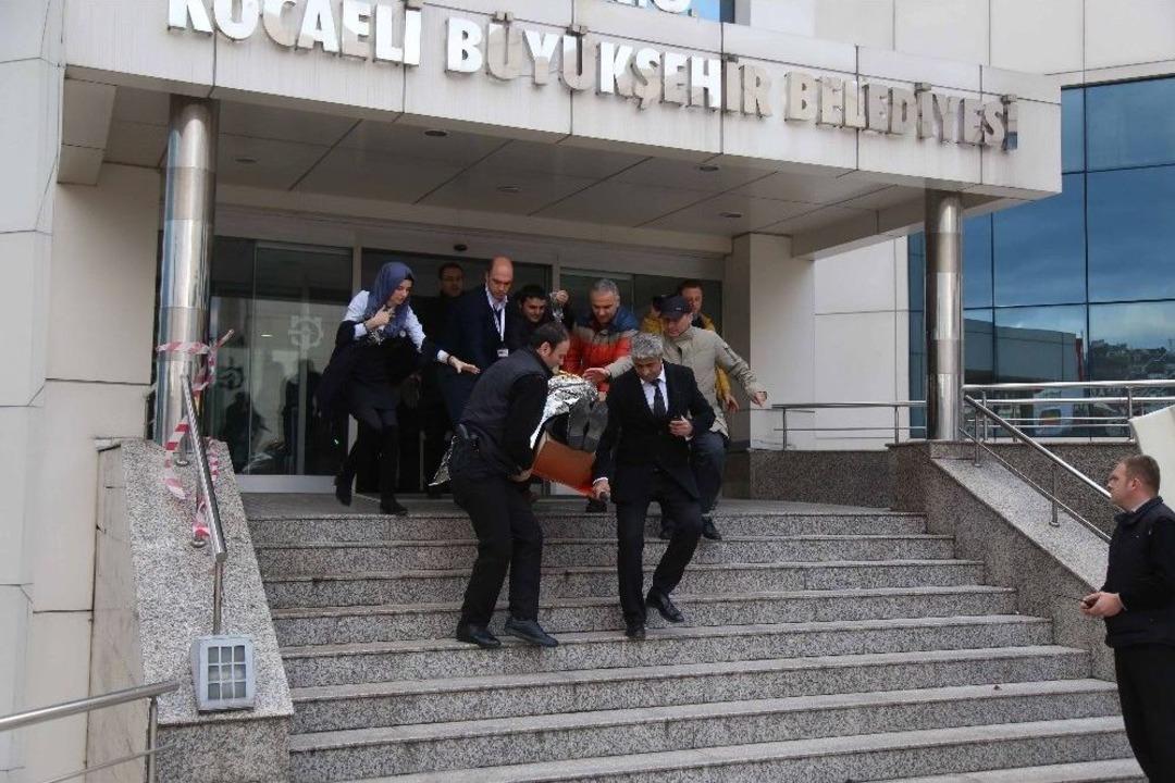 Kocaeli B&uuml;y&uuml;kşehir Belediyesi&rsquo;ndeki Tatbikat Ger&ccedil;eğini Aratmadı