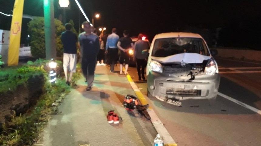 Alkoll&uuml; S&uuml;r&uuml;c&uuml;n&uuml;n &Ccedil;arptığı Motosikletli Yaralandı