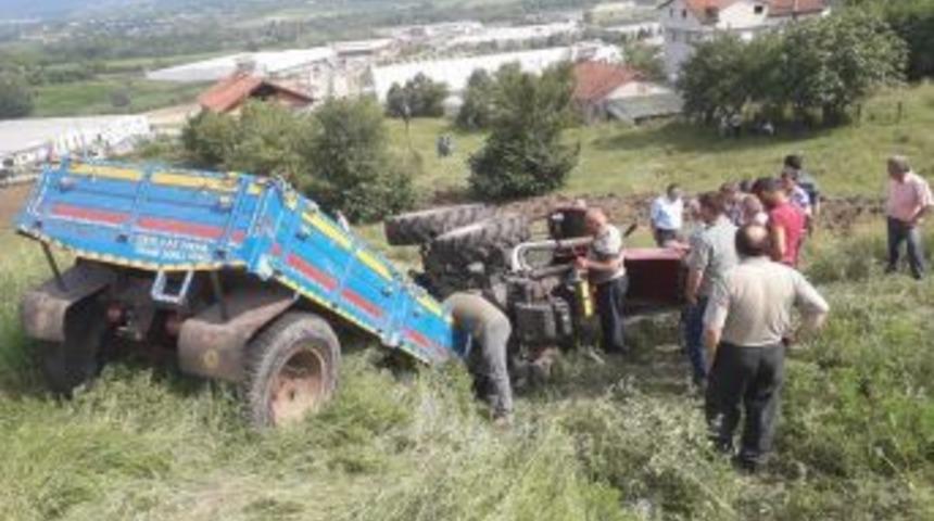 &Ccedil;aycuma&rsquo;da Trakt&ouml;r Kazası: 1 &Ouml;l&uuml;, 2 Yaralı