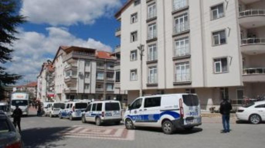 Bunalıma Girdi Kendini Pencereden Attı