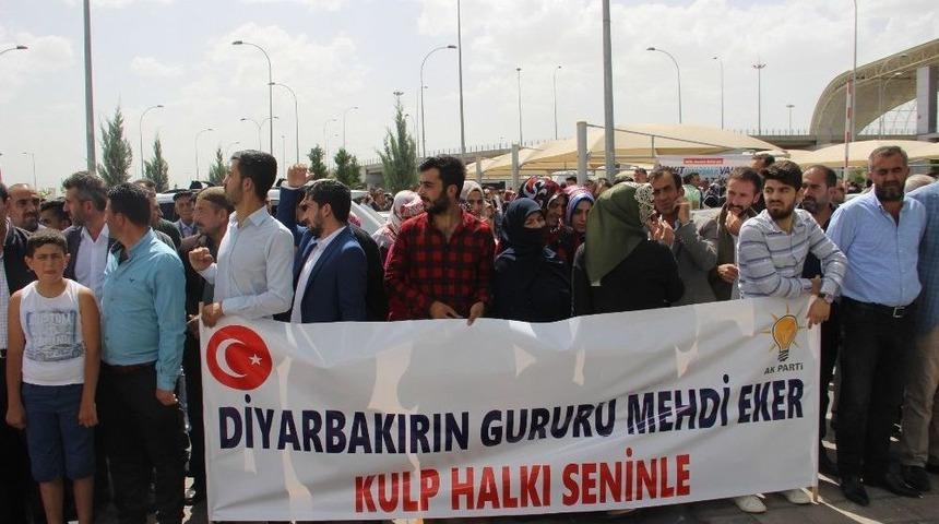 Ak Parti Adaylarına Coşkulu Karşılama