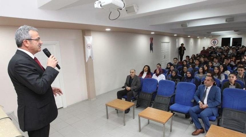 Başkan K&ouml;şker Deneyimlerini Gen&ccedil;lerle Paylaşıyor