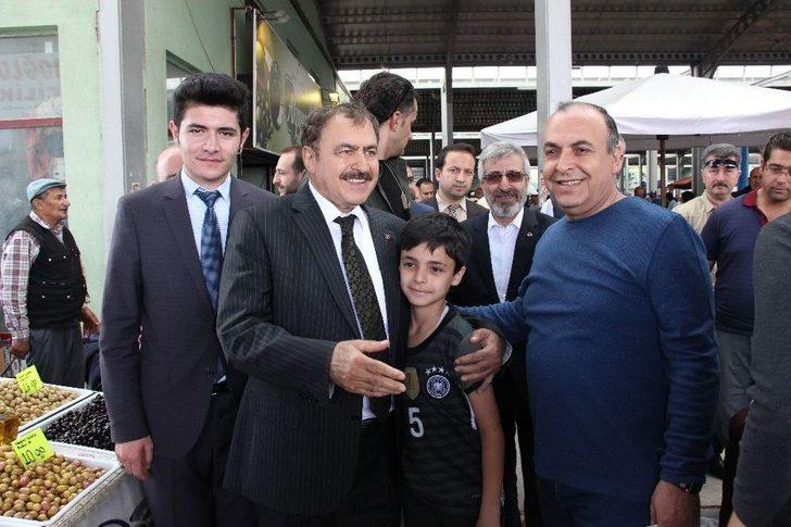 Bakan Eroğlu Pazarda Tezgah Başına Geçti Biber Fidesi Sattı G2