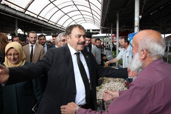 Bakan Eroğlu Pazarda Tezgah Başına Geçti Biber Fidesi Sattı G3