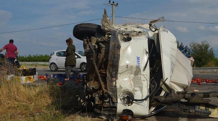 Kamyonet Takla Attı: 1 Ölü, 1 Yaralı