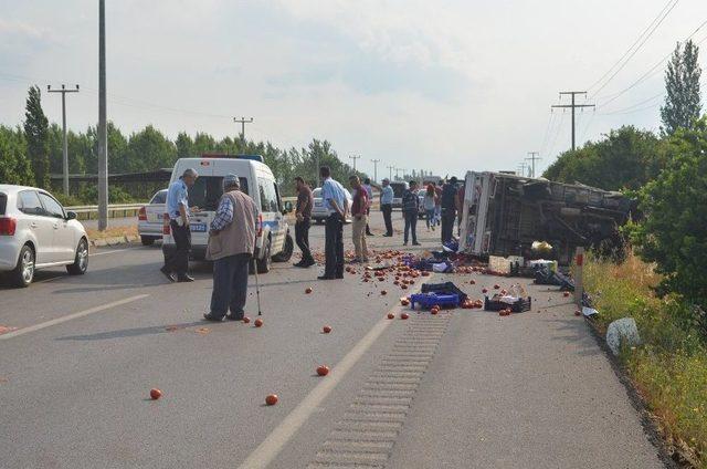 Kamyonet Takla Attı: 1 Ölü, 1 Yaralı