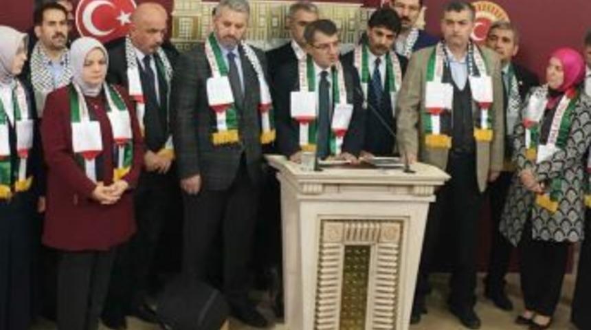 Ak Partili Turan: "kud&uuml;s&rsquo;&uuml;n İsrail&rsquo;in Başkenti İlan Edilmesine Katkı Sunmak Diğer İnan&ccedil; Mensuplarına Tecav&uuml;zd&uuml;r"