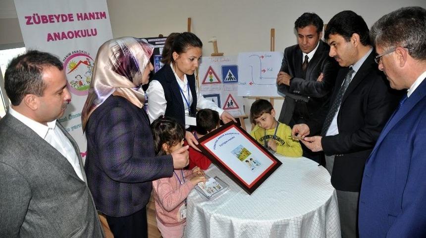 Elleri Minik, Y&uuml;rekleri Kocaman