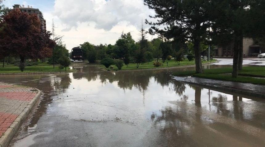Sağanak Yağışı Hayatı Olumsuz Etkiledi