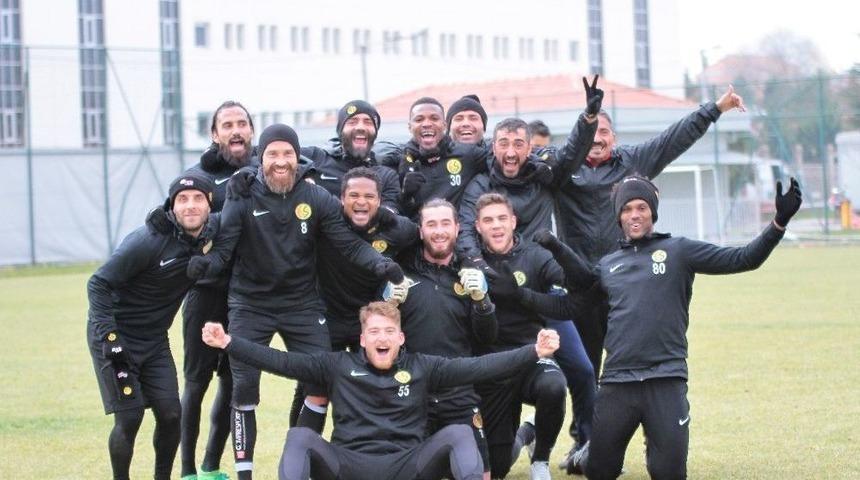 Eskişehirspor’da Yüzler Gülüyor