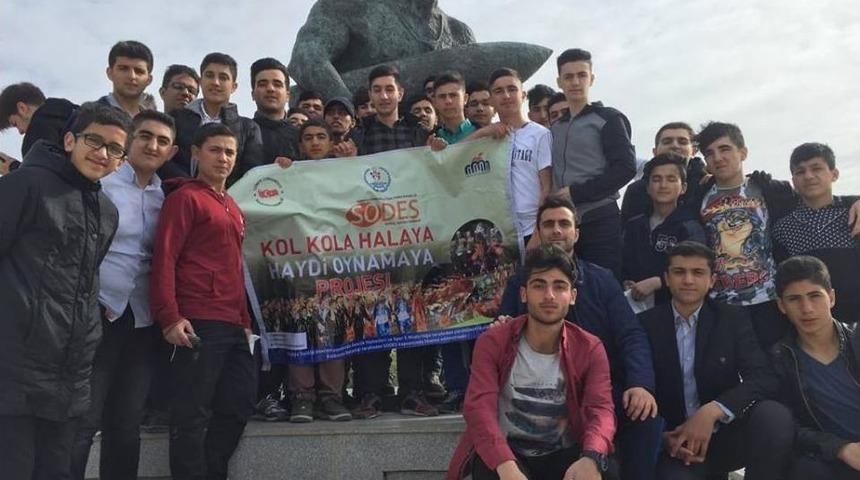 Malatya&rsquo;da &ldquo;kol Kola Halaya Haydi Oynamaya" Projesi