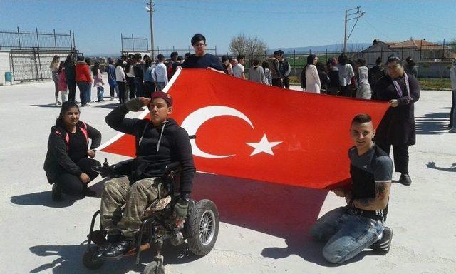 Engelli &Ouml;ğrenciden Afrin&rsquo;e Mesaj 1