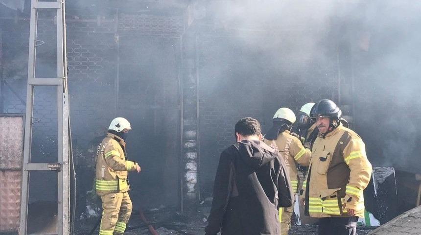 Sancaktepe&rsquo;de Konfeksiyon At&ouml;lyesinde Yangın