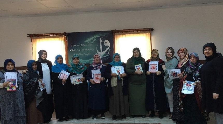 Başiskele&rsquo;nin Okuma Yazma Kursları İlk Mezunlarını Verdi