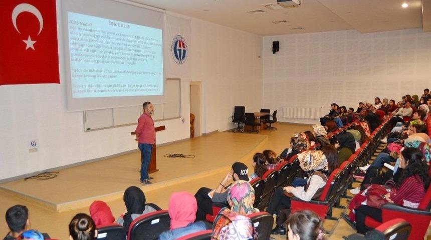 Ga&uuml;n &Ouml;ğr. G&ouml;r. Yıldız&rsquo;dan &ldquo;kpss Ales Ve Kariyer Meslekleri&rdquo; Konferansı