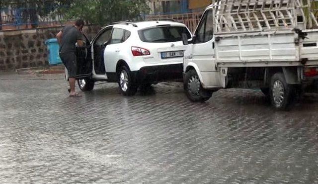 Şanlıurfa’da Toz Bulutu Yağmurla Birlikte Kayboldu