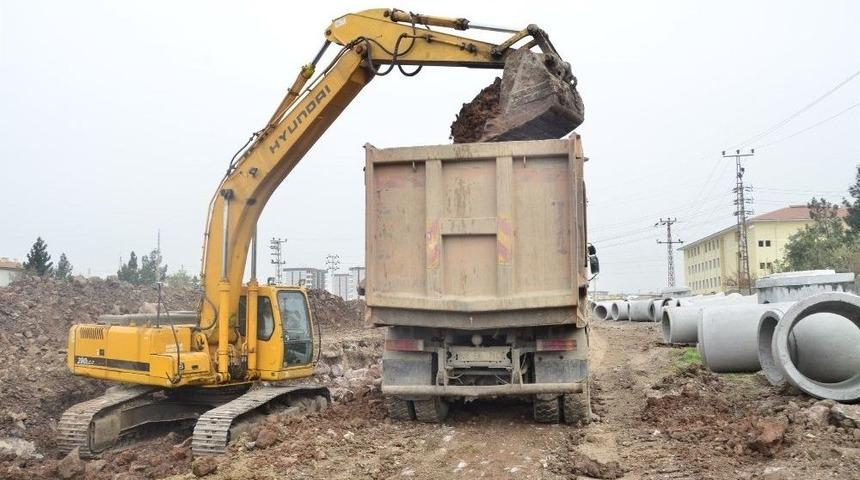 Diski, Bağlar Ve Kayapınar&rsquo;da Yağmursuyu Şebekeleri D&ouml;ş&uuml;yor