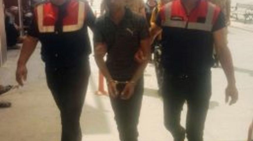 Boh&ccedil;acı Kılığında Gelip 50 Bin Liralık Altın &Ccedil;aldılar