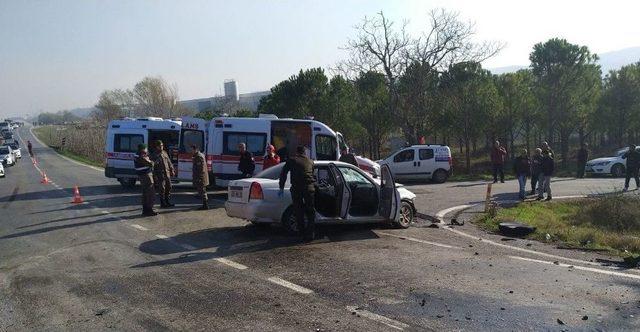 Balıkesir’de Trafik Kazası: 1 Ölü, 4 Yaralı