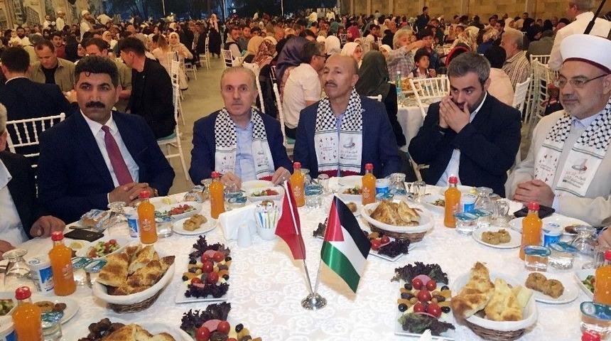 Filistinliler Sultangazi’deki İftarda Buluştu