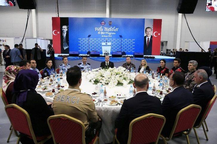 Cumhurbaşkanı Erdoğan, Polis Teşkilatıyla İftarda Buluştu G3