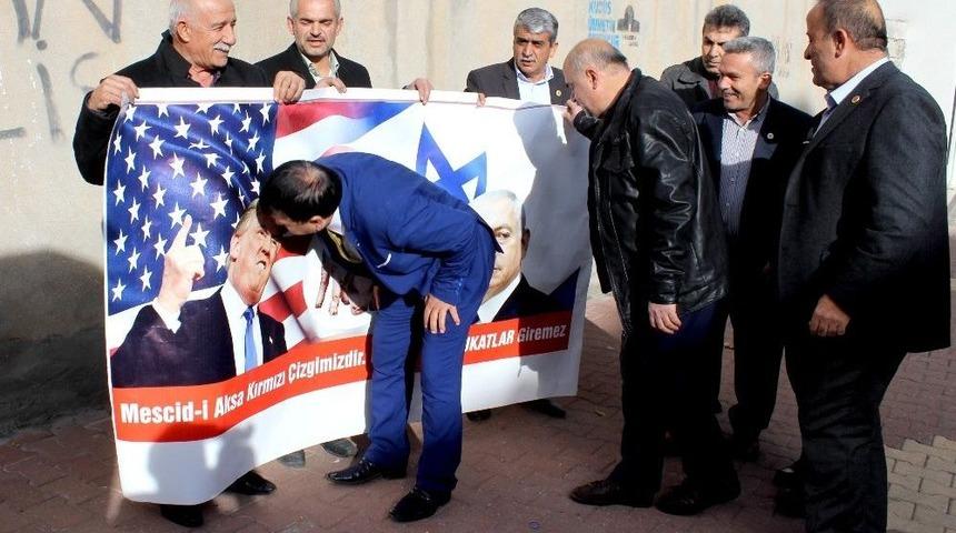 Muhtarlardan Kud&uuml;s Tepkisi