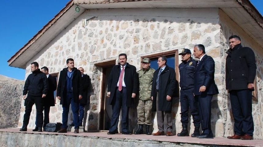 Vali Nurullah Naci Kalkancı Tut İlçesinde İncelemelerde Bulundu