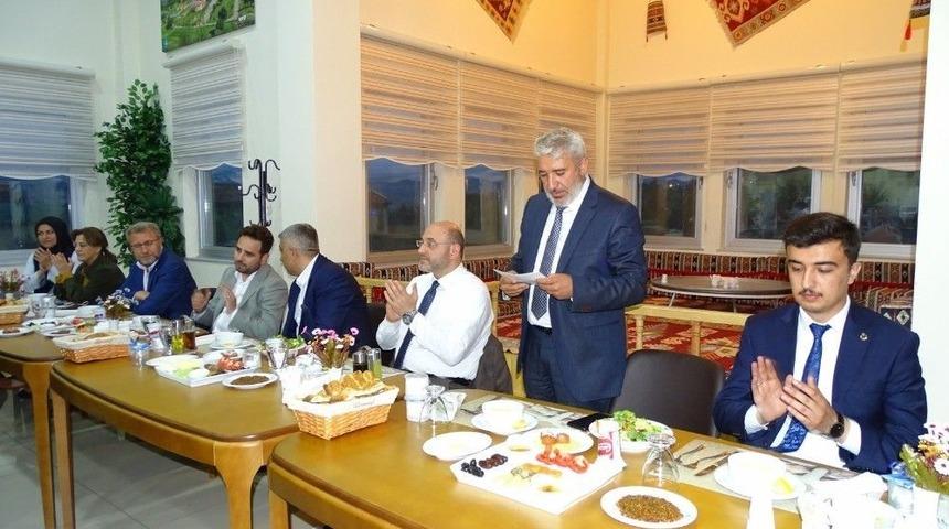 Ak Parti K&uuml;tahya Milletvekili Adayları Hisarcıklılar&rsquo;la Buluştu