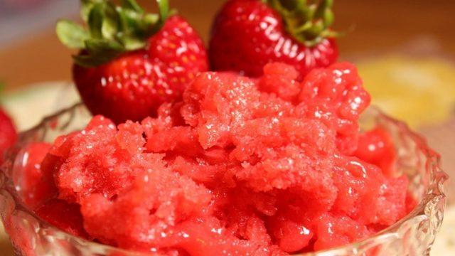 Taze Çilekli Granita