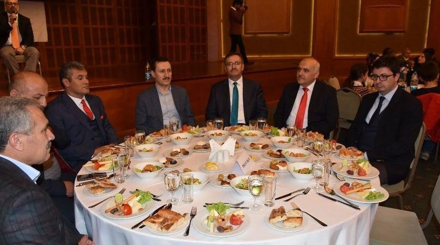 Kızılcahamam Ak Parti Teşkilatı İftarda Bir Araya Geldi