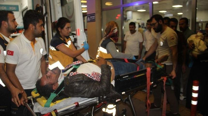 Yaralı Baba Kendi Acısını Unutup &Ccedil;ocuklarının Derdine D&uuml;şt&uuml;