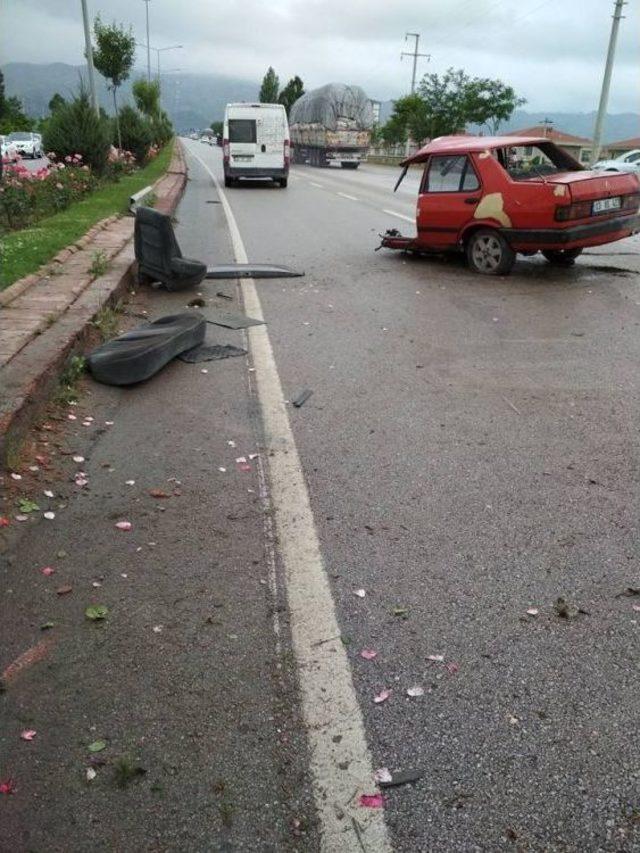 İkiye Bölünen Araçtan Sağ Çıktı