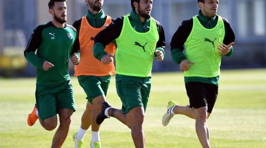 Bursaspor’da Jorquera Takıma Döndü