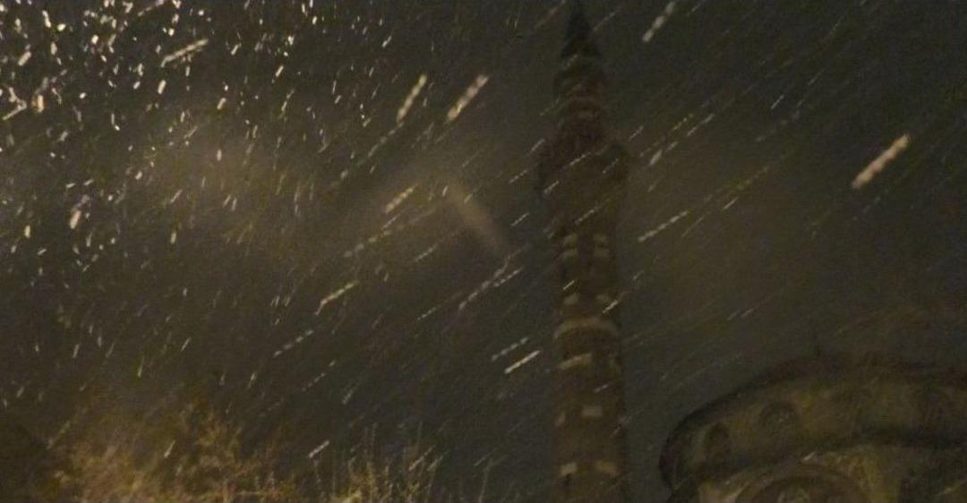 Kar Yağışı Ağrılıları Uykuda Yakaladı