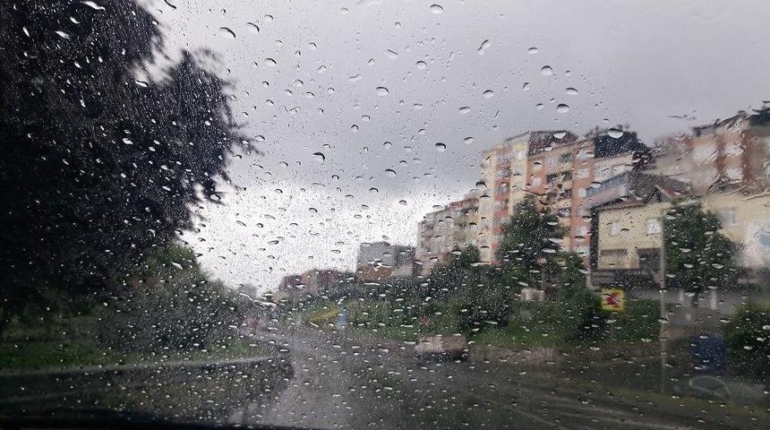 İstanbul&rsquo;da Yağmur Etkili Oluyor