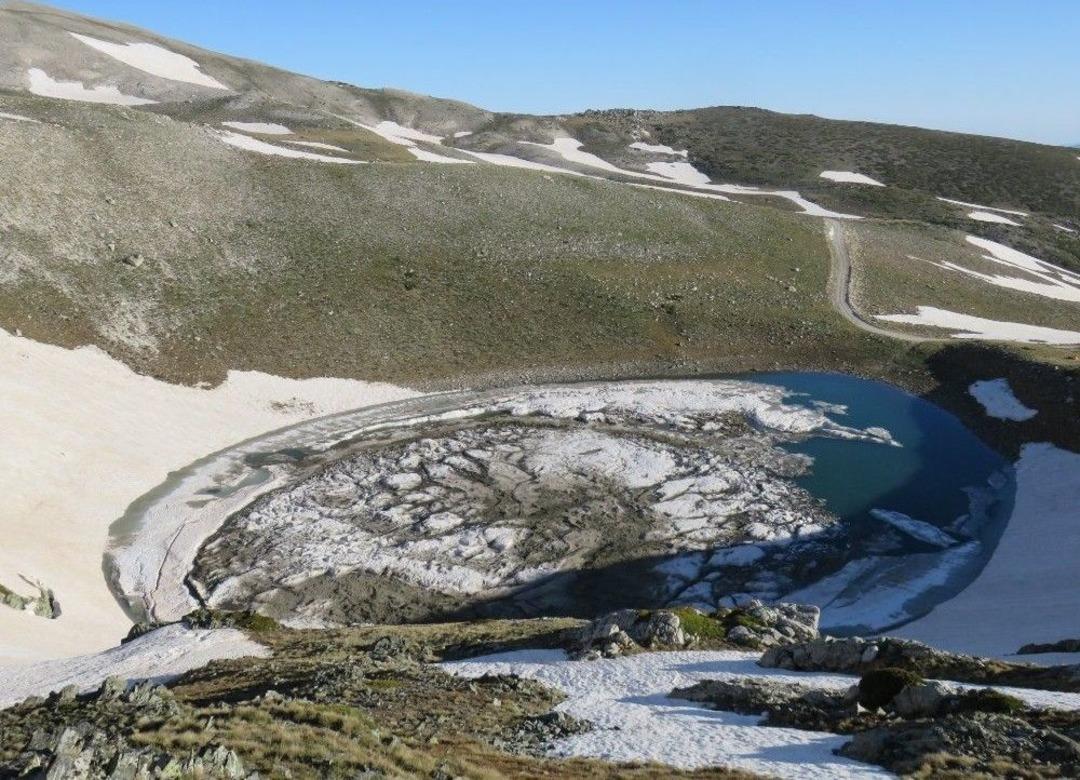 (&ouml;zel Haber) Uludağ&rsquo;da D&uuml;şen &Ccedil;ığ G&ouml;l&uuml; Buza &Ccedil;evirdi