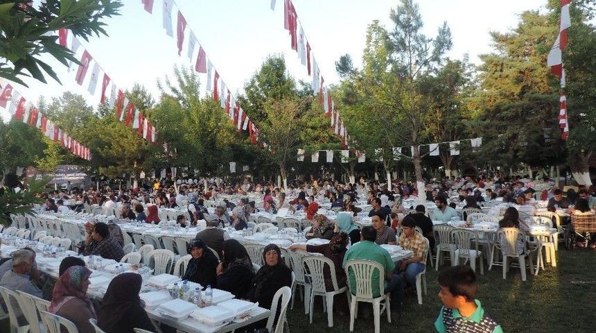 Kahramanmaraş&rsquo;ta 3 Bin Kişiye İftar Yemeği