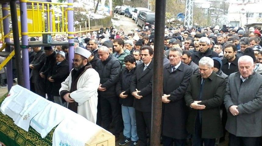 Çatıdan Düşen Muhtar Toprağa Verildi