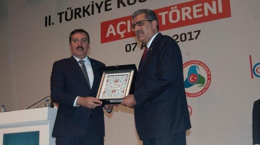Recep Konuk’a Üstün Hizmet Ödülü