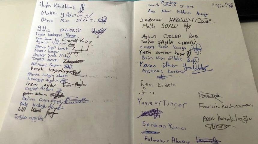 (&ouml;zel) Sultanbeyli&rsquo;de Minik Yazarlar İlk Kitaplarını İmzaladı